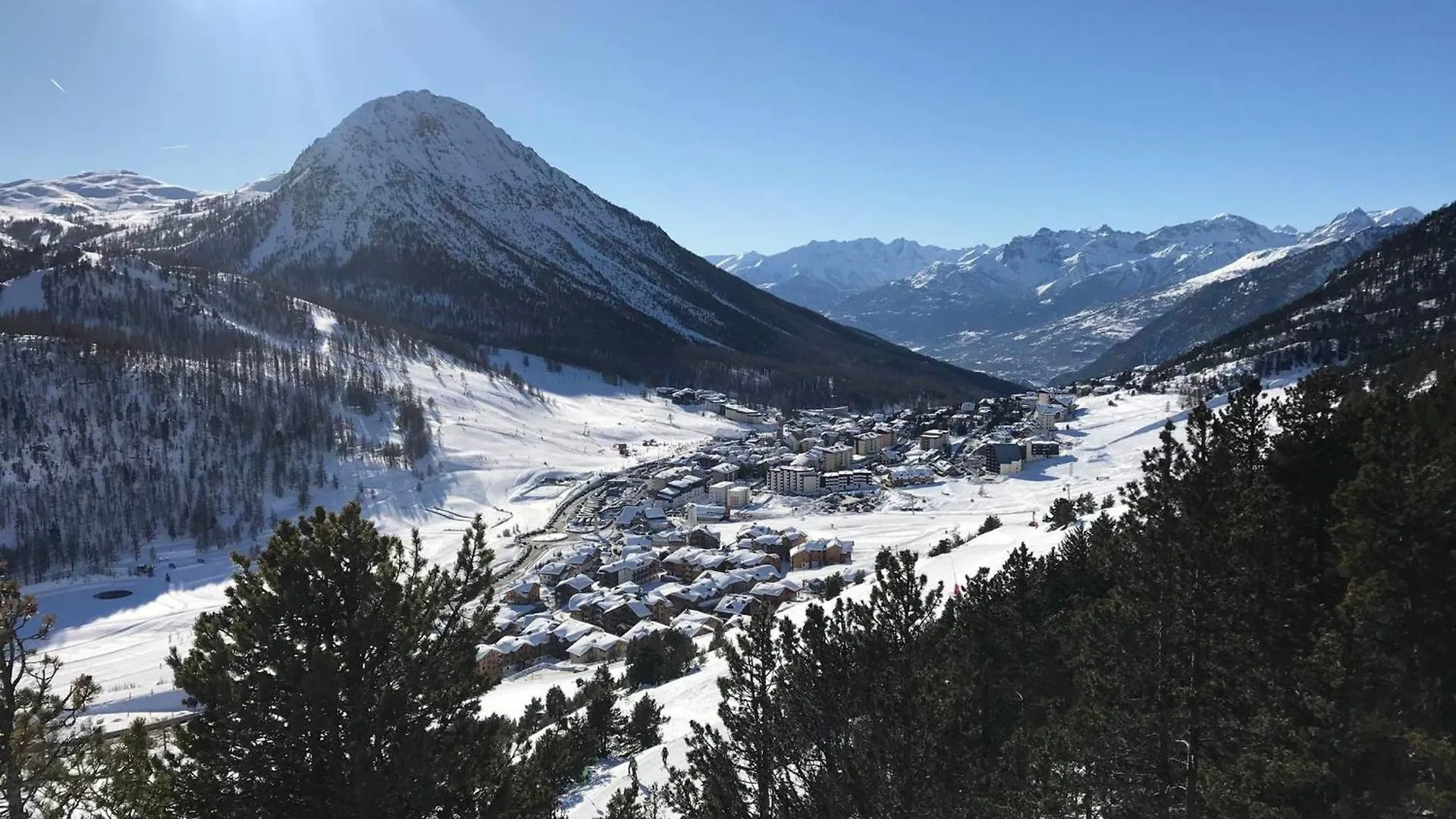 Petit Prix Studio 4 Pers. Proche Pistes Et Commerces Avec Balcon Sud, Acceptant Animaux - Fr-1-445-90 Montgenevre France
