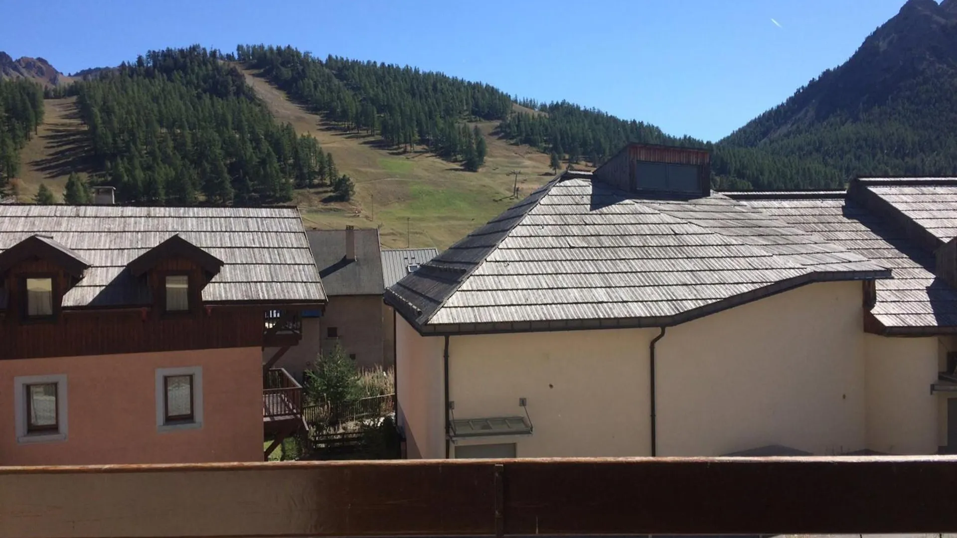 Petit Prix Studio 4 Pers. Proche Pistes Et Commerces Avec Balcon Sud, Acceptant Animaux - Fr-1-445-90 Montgenevre 0*,  France