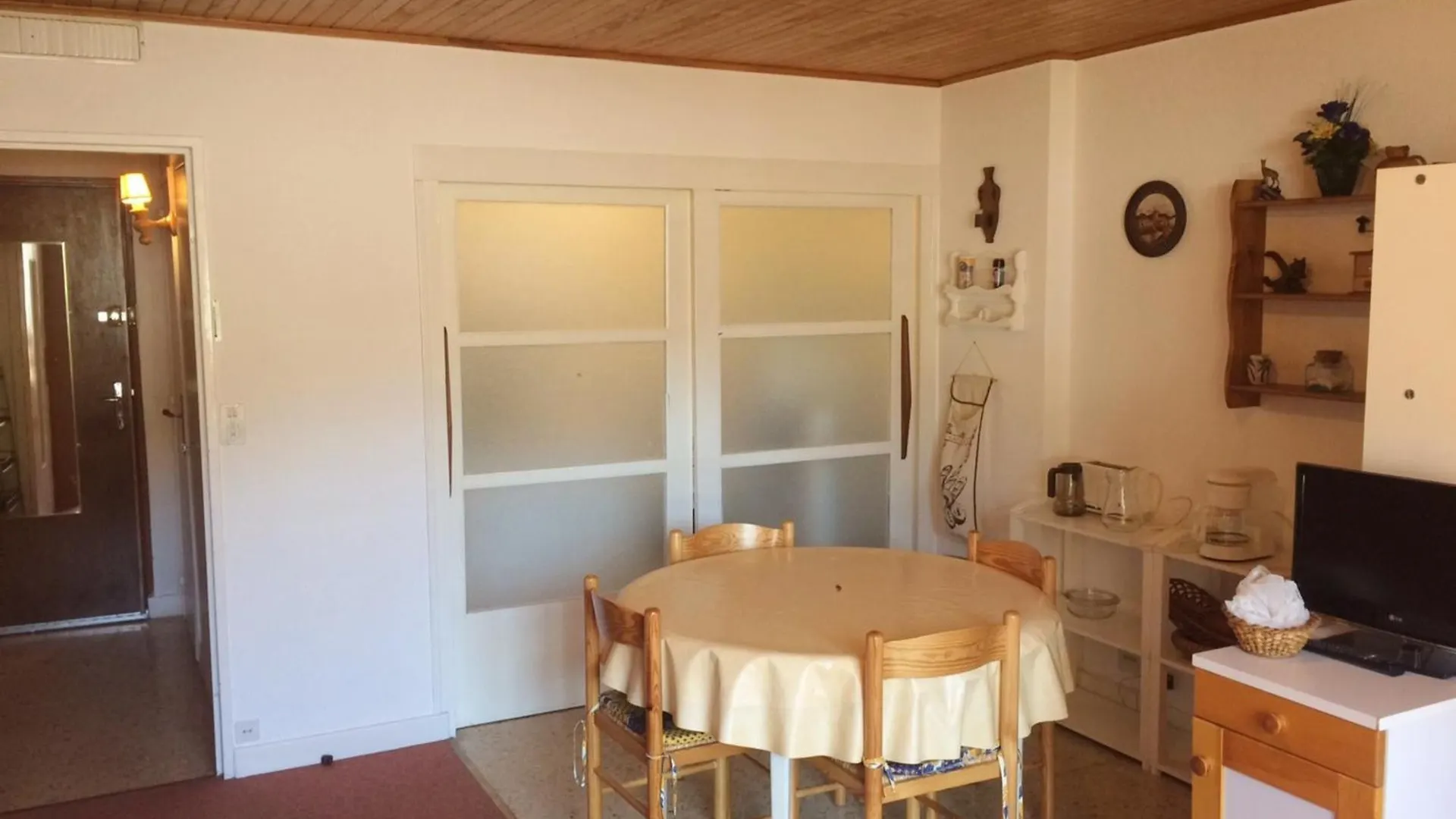 Apartment Petit Prix Studio 4 Pers. Proche Pistes Et Commerces Avec Balcon Sud, Acceptant Animaux - Fr-1-445-90 Montgenevre