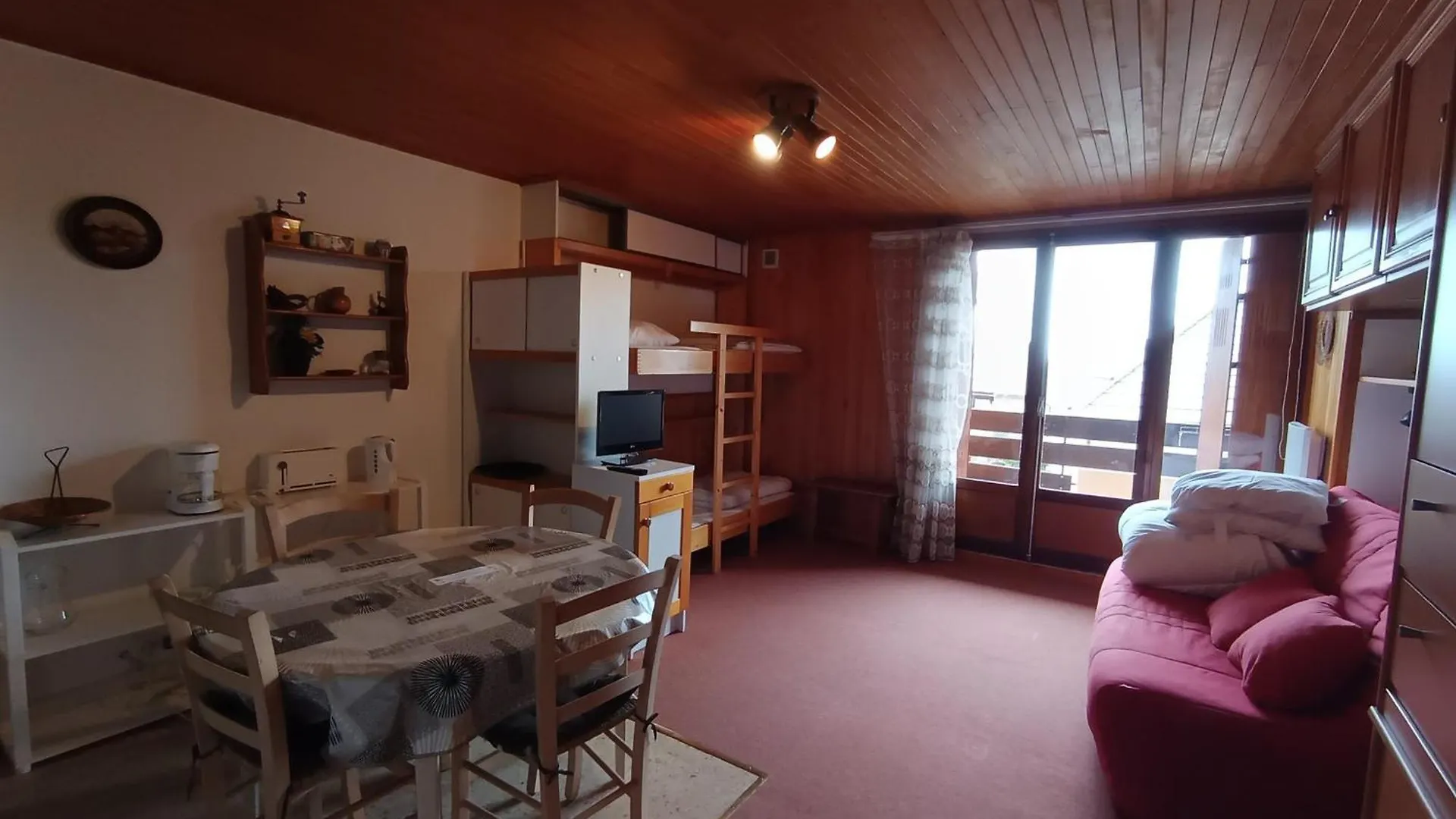 Apartment Petit Prix Studio 4 Pers. Proche Pistes Et Commerces Avec Balcon Sud, Acceptant Animaux - Fr-1-445-90 Montgenevre France