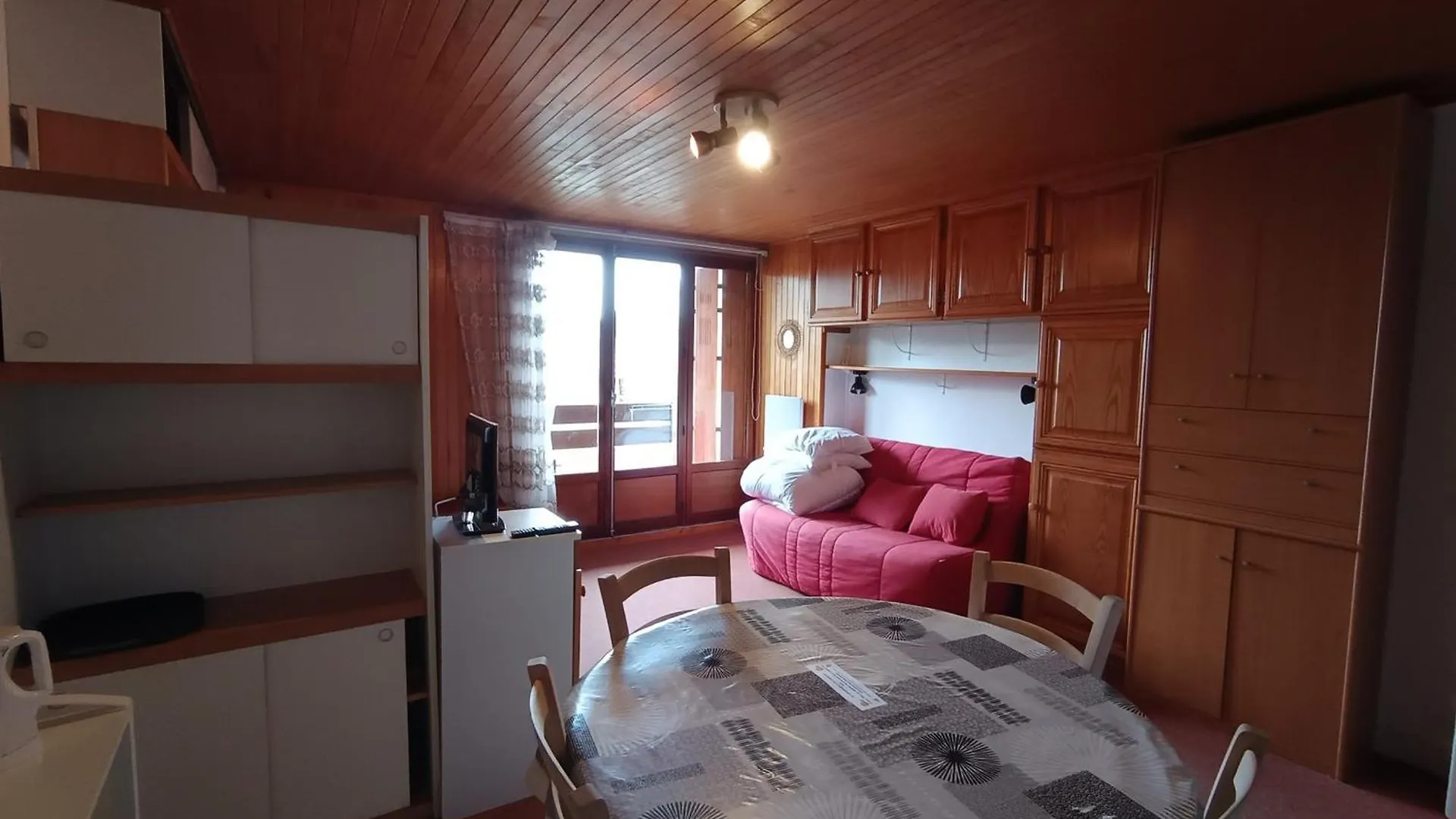 Apartment Petit Prix Studio 4 Pers. Proche Pistes Et Commerces Avec Balcon Sud, Acceptant Animaux - Fr-1-445-90 Montgenevre